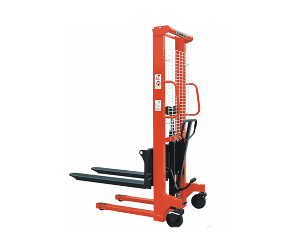 手动堆高机